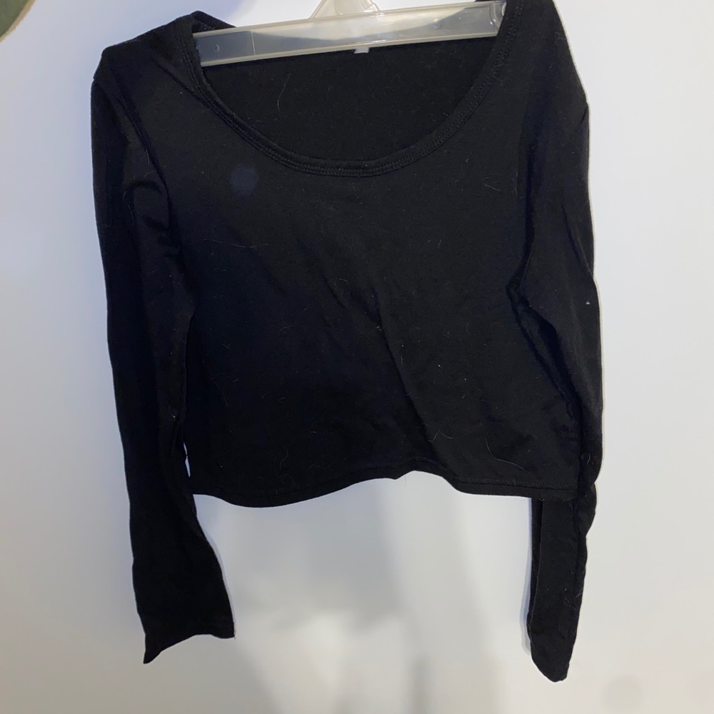Black long sleeve crop top